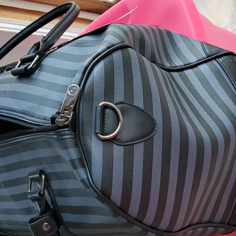 Adrienne Vittadini large travel duffle bag